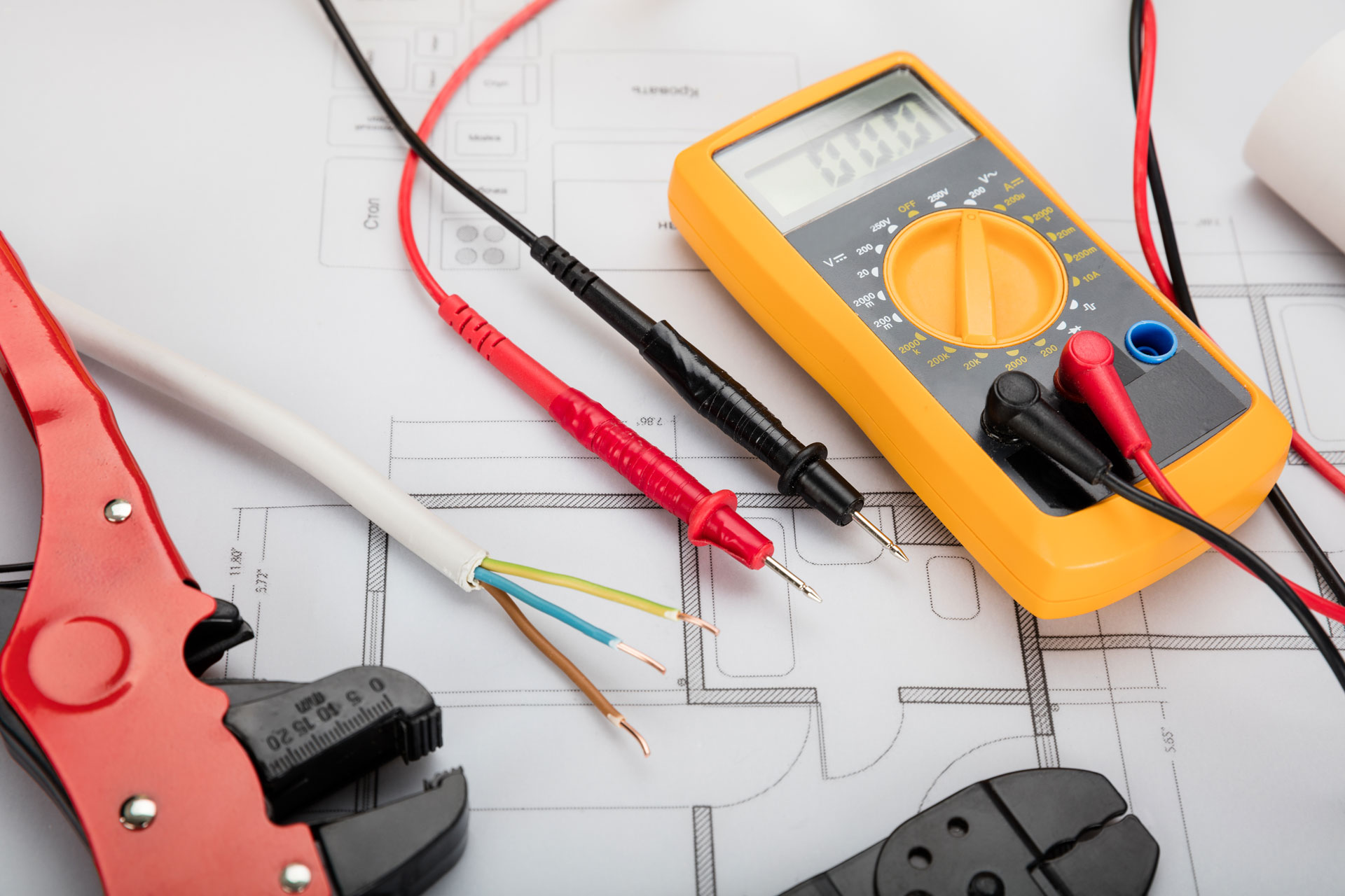 Elektro Instandsetzung und Prüfungen